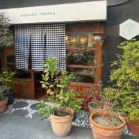 韓国/ソウル【弘大】日本風の喫茶店のような雰囲気が落ち着く🧡カフェ