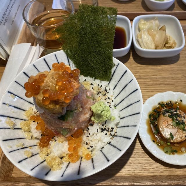 사치스러운 덮밥, 제이타쿠동 👉 연남동 “미쁘동”