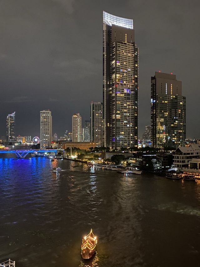 ที่สุดของวิวแม่น้ำเจ้าพระยา พร้อมพลุ Festive ทุกปี