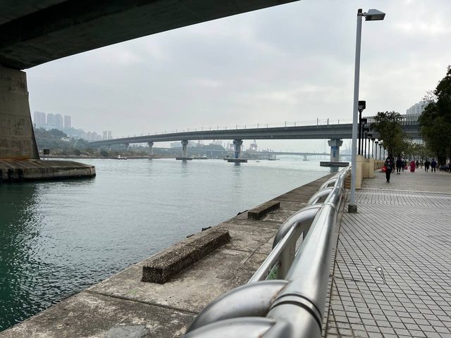 青衣海濱公園 海峽景色