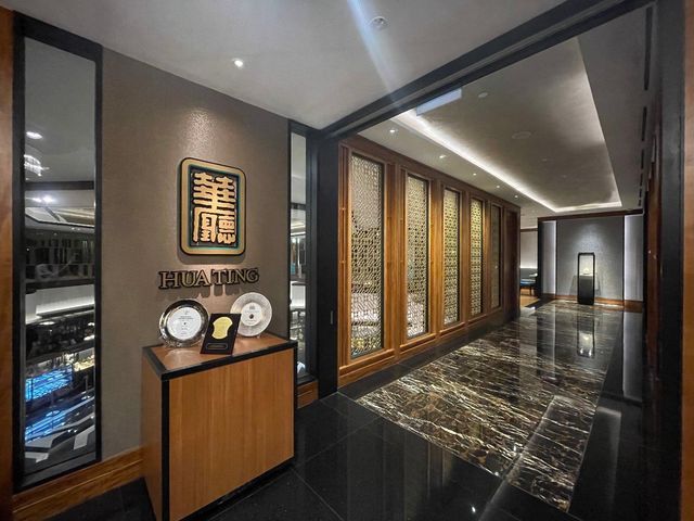 Where to dine at Orchard Hotel