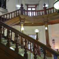 まるで神殿！大阪の中之島図書館