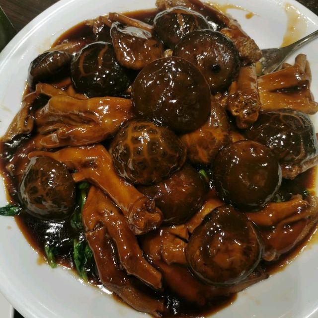 九龍城輝哥火鍋海鮮，鮮美時令美食！