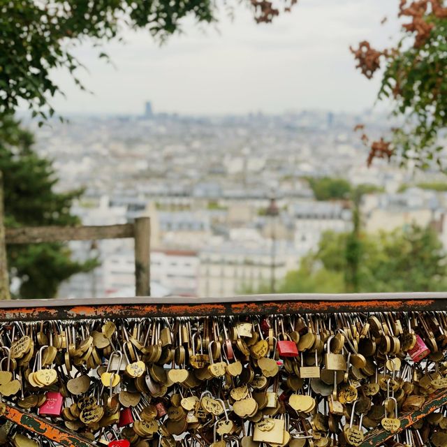 The Sinking House in Paris