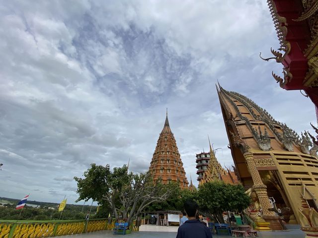 วัดถ้ำเสือ จังหวัดกาญจนบุรี