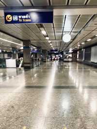 อิสระภาพ รถไฟฟ้า Mrt นักท่องเที่ยวแน่นมาก | กทม.