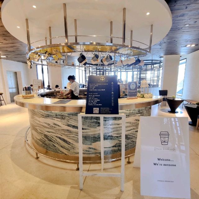 ปูซานทิพย์ที่พัทยา กับ S'more beach cafe