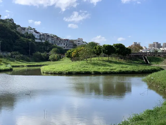 一早就到大溝溪生態園區慢跑，天氣超棒🏔