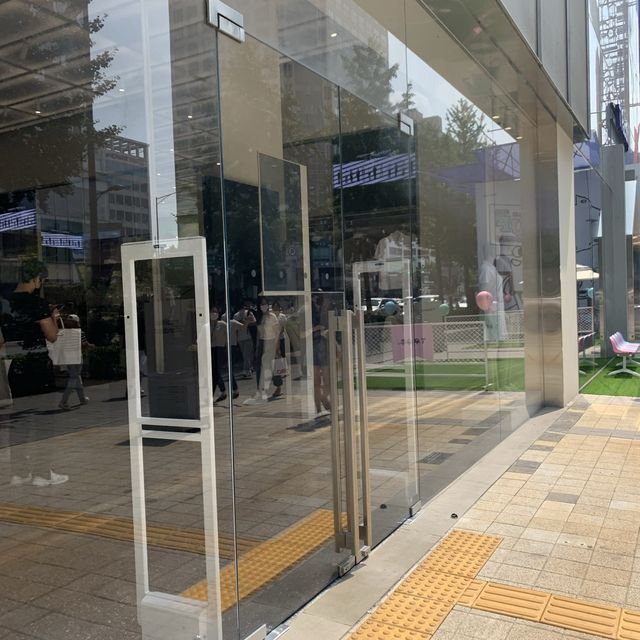 홍대 핫플, 무신사 스탠다드