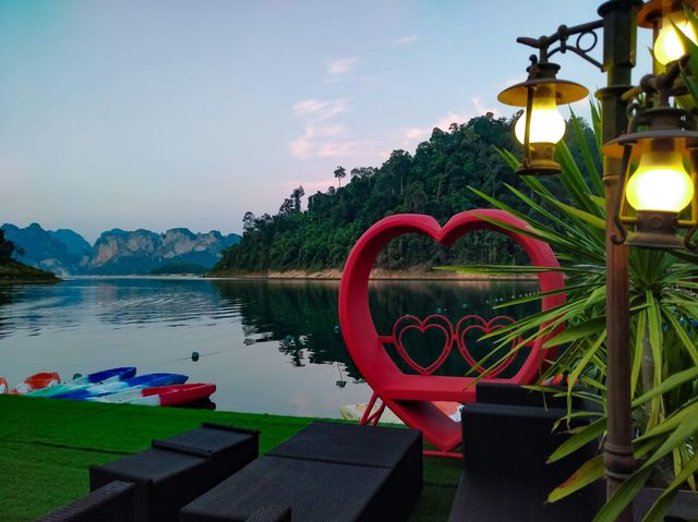 แพภูตะวัน เขื่อนรัชชประภา