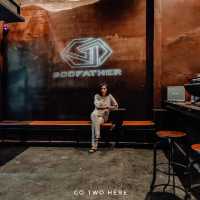 Café คุมโทนสายดาร์ก