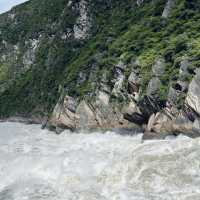 Explore Tiger Leaping Gorge