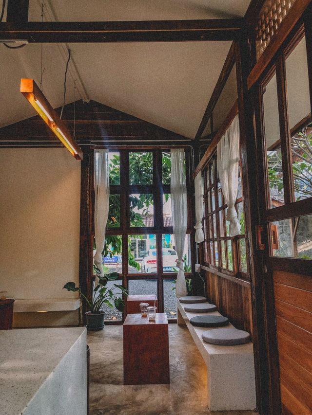 ลักษณ์คาเฟ่ คาเฟ่เปิดใหม่ คาเฟ่อุบล