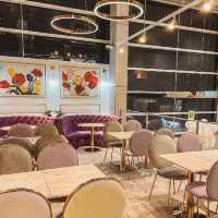 Salon de Louis Jewelry Cofe 