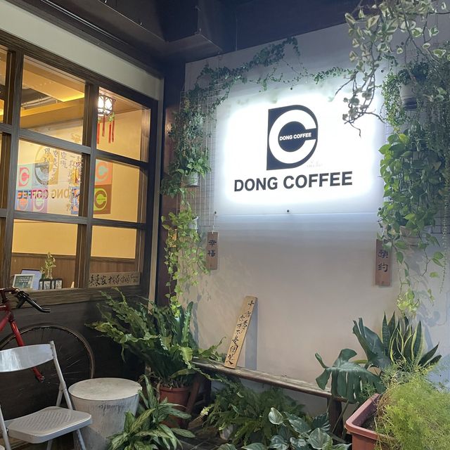 麟光站附近的安靜咖啡廳☕️以茶具為特色的咖啡廳！值得來踏點！