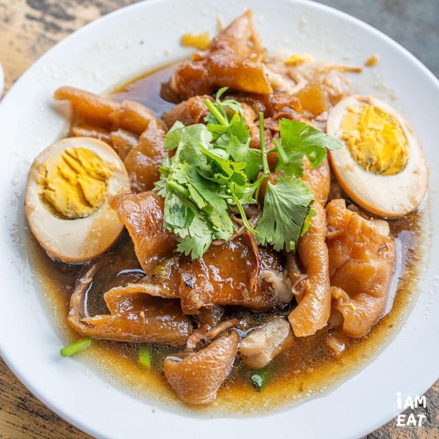 ร้านข้าวขาหมูเจ้าเด็ดเจ้าดังย่านนวมินทร์