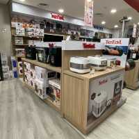 Best Denki, one-stop electronics store