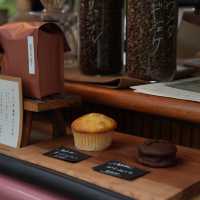 ここ本当に表参道！？と思う森の中のカフェトラック