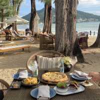 Pine beach bar : คาเฟ่ใน intercontinental phuket 