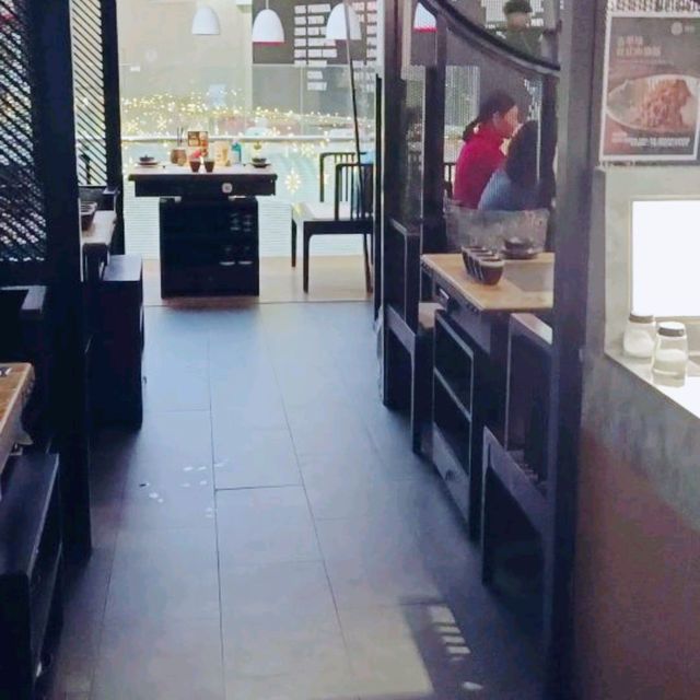 環境非常高雅，設計前衛 湊湊火鍋.茶憩 !