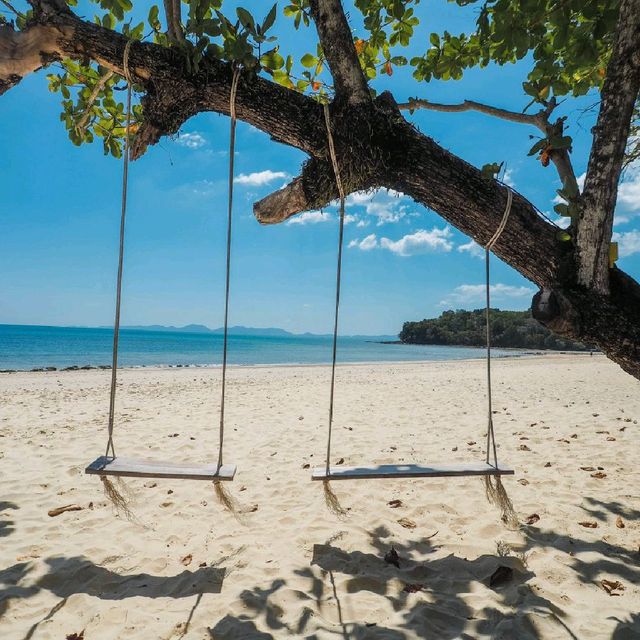 Andalay Beach Bar & Cafe กระบี่