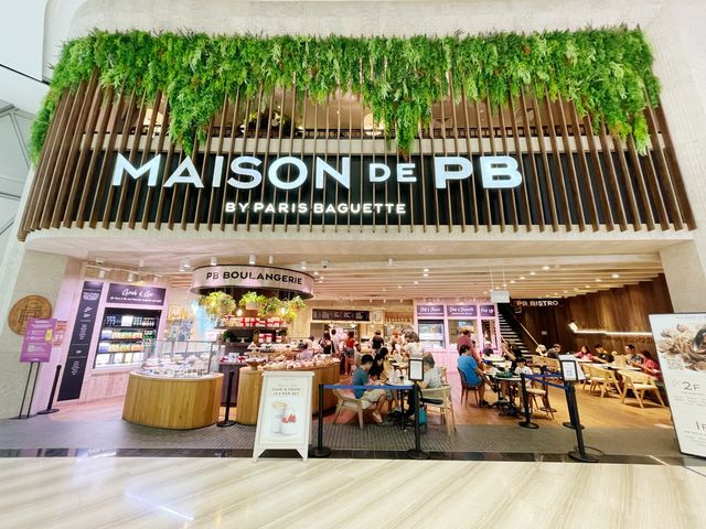 Stylish bakery and cafe at Jewel Changi