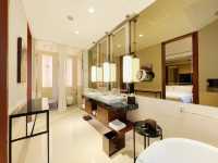 Luxury staycation
