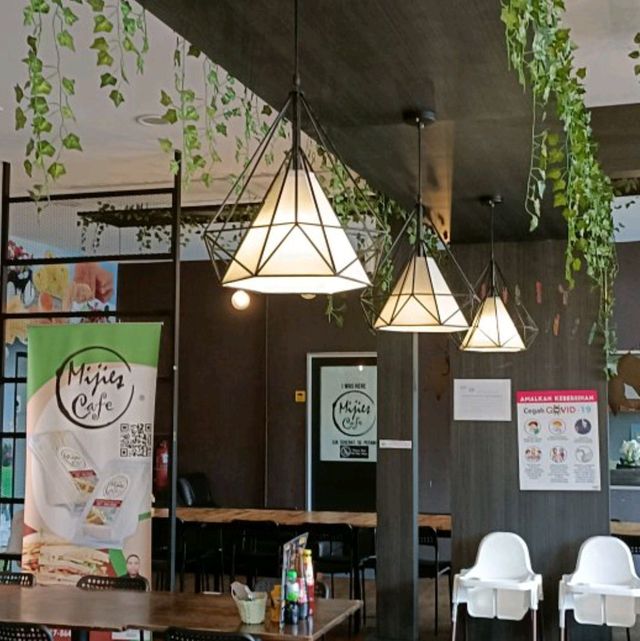 Good food at Mijies Cafe