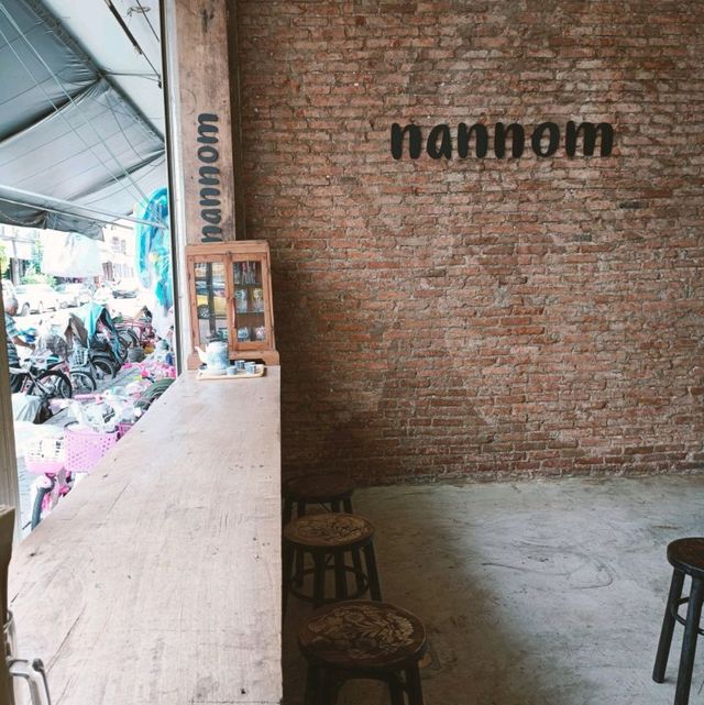 นานนม คาเฟ่นมใหม่