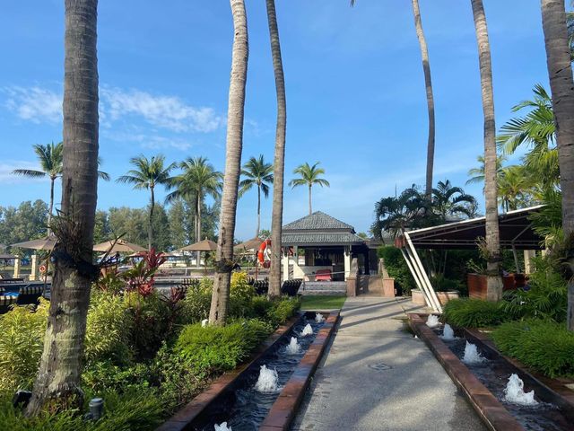 พาไปพักโรงแรม Angsana Laguna Phuket
