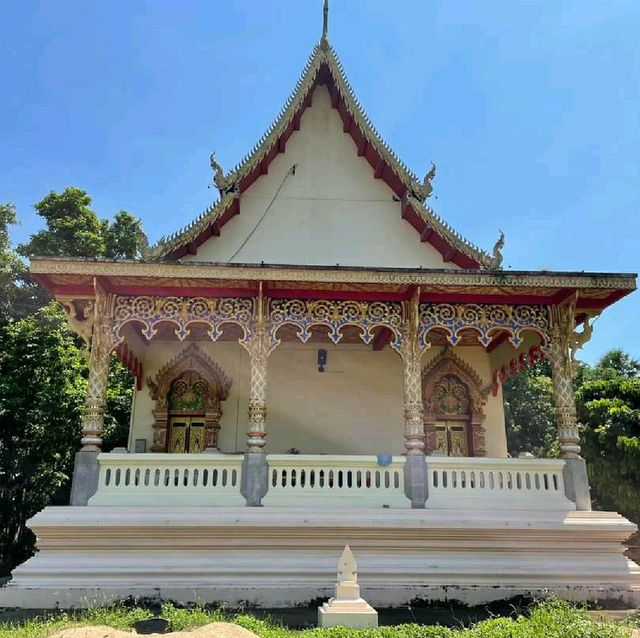 เที่ยววัดเก่าโบราณ วัดเกาะกลาง อ.ป่าซาง จ.ลำพูน 