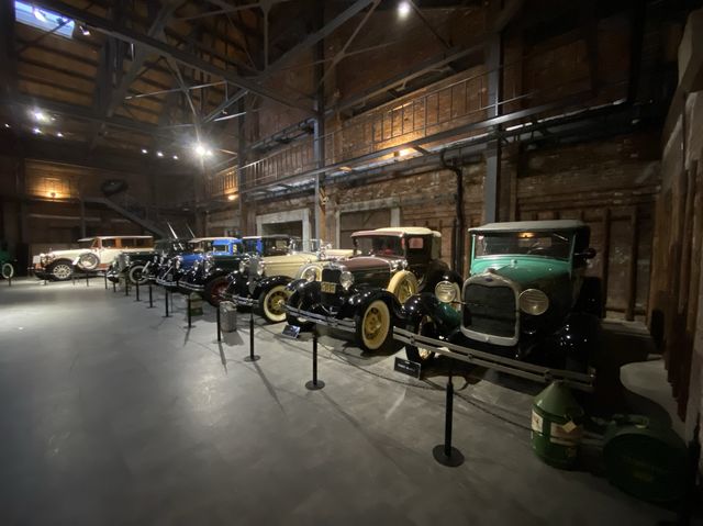 大阪市港区。世界中から集めた希少なヴィンテージ車と巡り会える『GLION MUSEUM（ジーライオンミュージアム）』