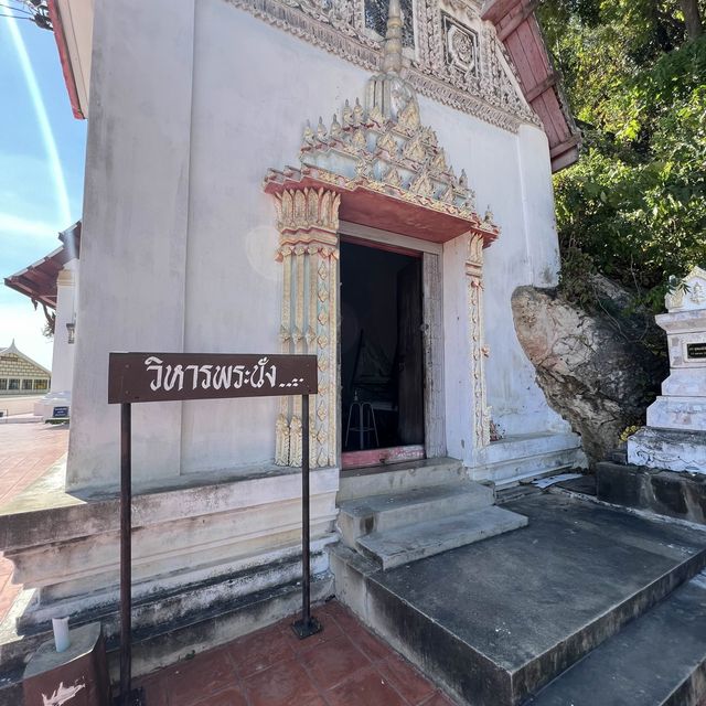 วัดพระพุทธไสยาสน์ (วัดพระนอน)  เพชรบุรี  