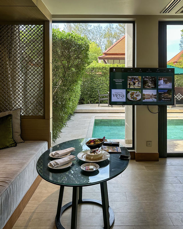 I was fooled by the Banyan Tree Phuket, a thirty-year-old hotel that still manages to surprise me like this?