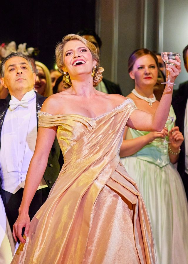 威爾第歌劇《茶花女》悉尼歌劇院 (Sydney Opera House) 演出 (活動內容以AI翻譯顯示) | Sydney