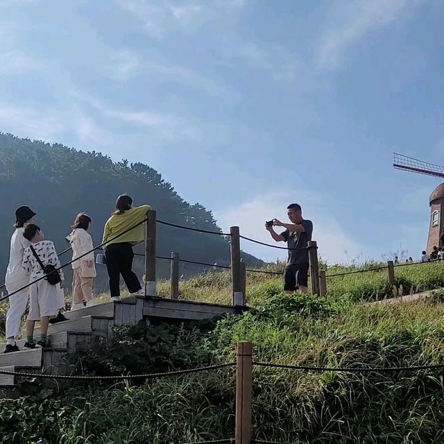 네덜란드 풍차감성 넘치는 거제 바람의 언덕