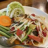 ครัวอิ่มสุข 🥗🥘 ร้านอาหารริมแม่น้ำบางปะกง 