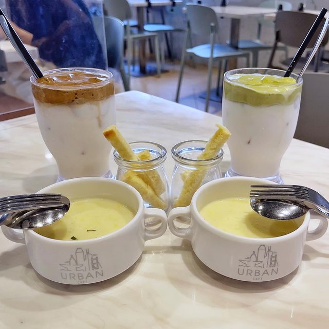 食物🍴好食，貓貓😻活躍，地方又大👍又chill