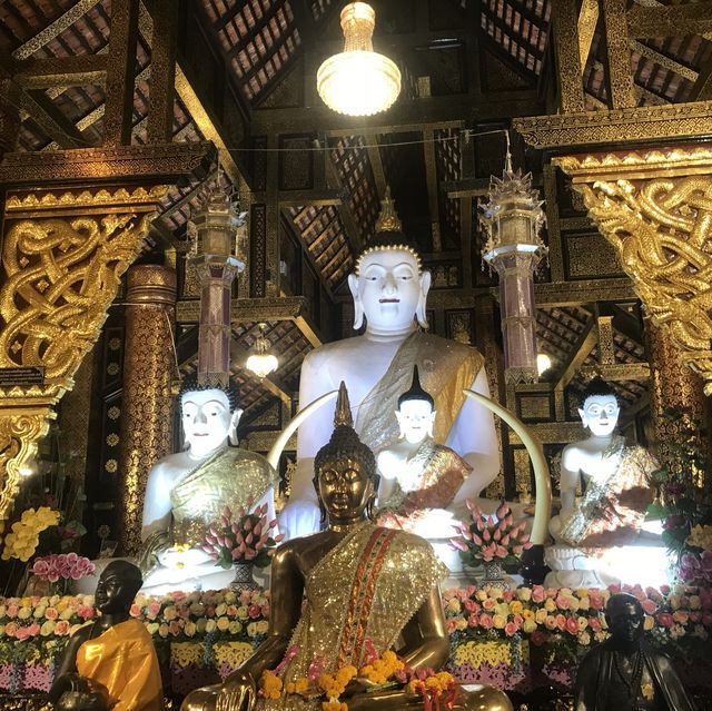 Intricate Buddhist Temple Wat Inthakin