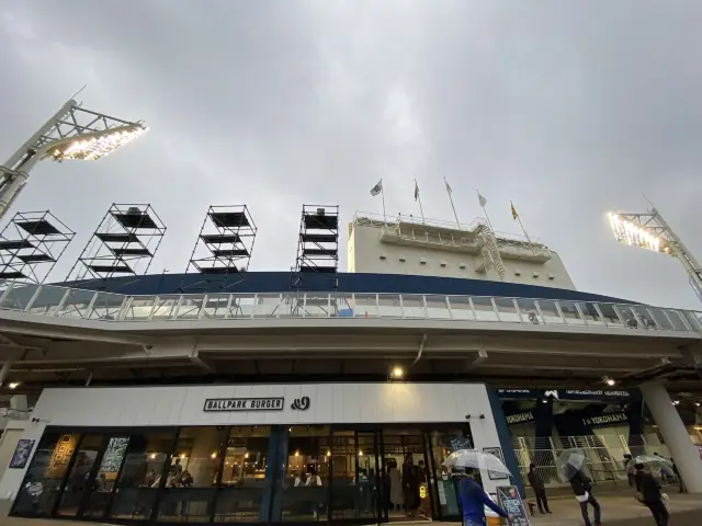 プロ野球。クライマックスシリーズで盛り上がる『横浜スタジアム』