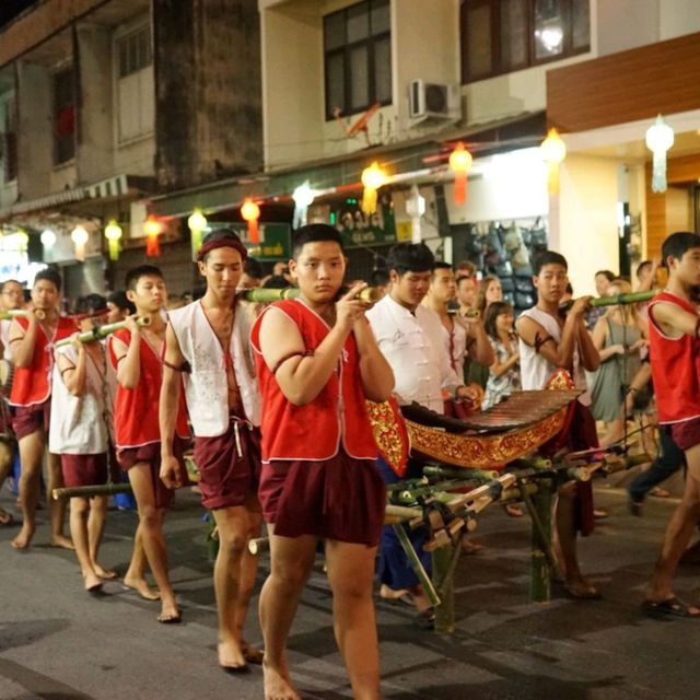 清邁節日遊行