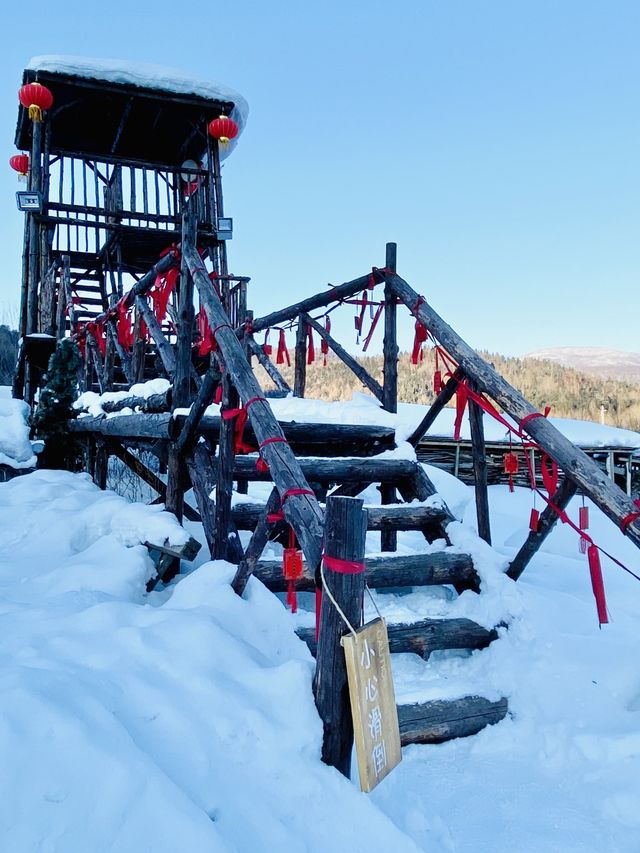 SNOW-COVERED VILLAGE