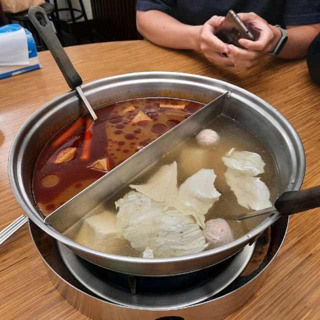 【新北】麻辣鍋推薦|麻辣鴨血|詹記麻辣火鍋-新莊總店