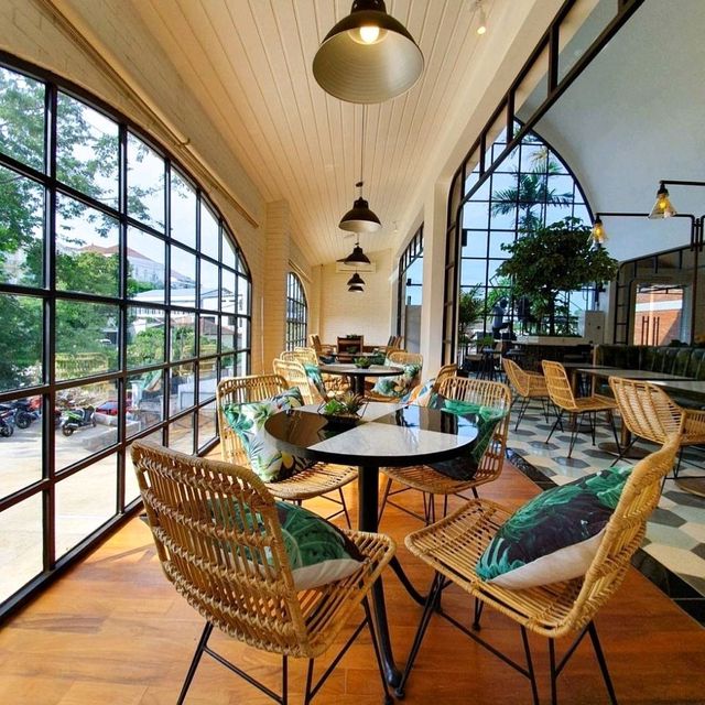NEIGHBOR EATERY CAFE SEMARANG