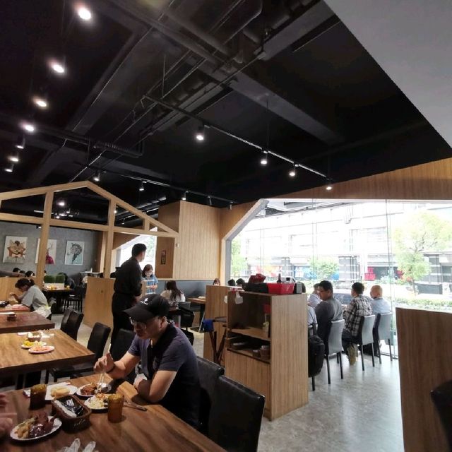 全台最大的我家牛排……超狂平價自助吧……