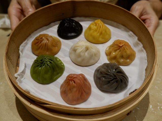 八色小籠包，各色顯功夫 