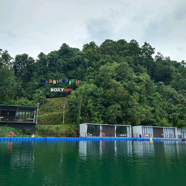 Legendary & Serenity of Blue Lake,  Bau