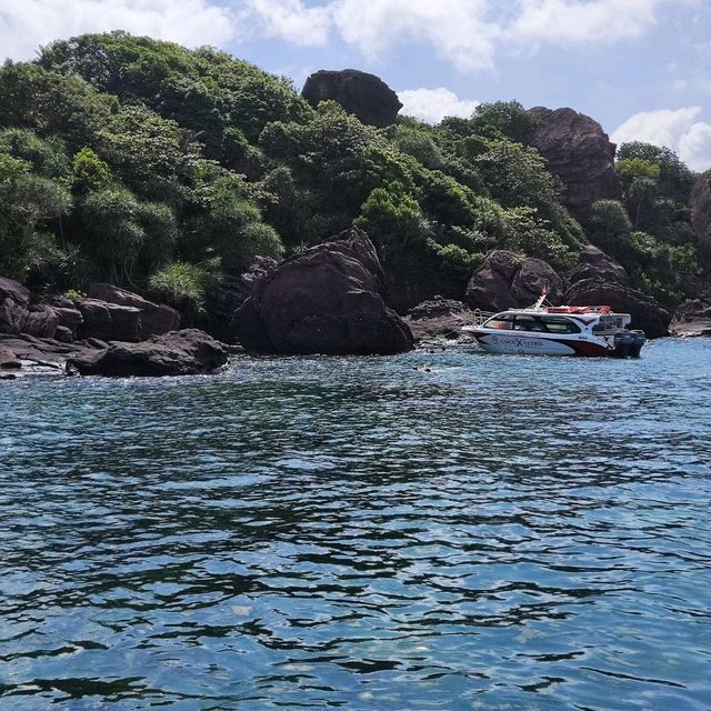 And Buom Island 