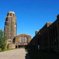 Buffalo wings and classic buildings 