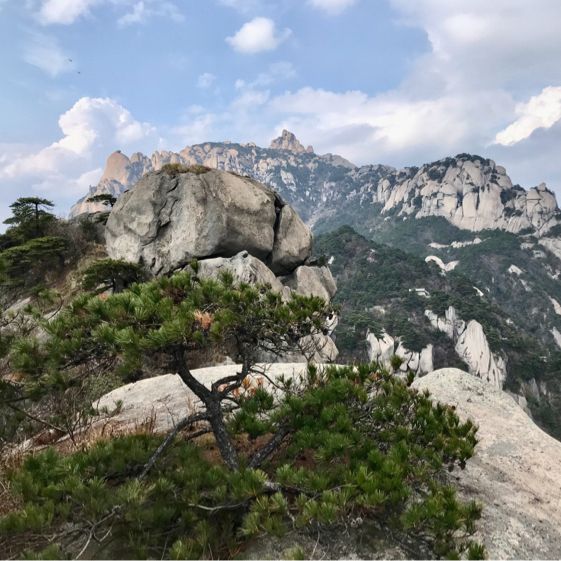 Deva Lion Peak on East Pass Trail